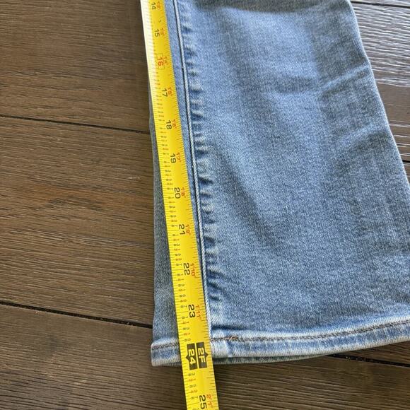 Madewell Cali Demi-Boot Jeans in Dorrance Wash TENCEL 23P Light Wash Stretch - Picture 9 of 11